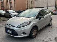 Usata Ford Fiesta 97 CV (71 kW) 2009 Grigio Berlina