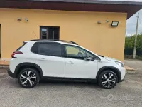 Usata Peugeot 2008 GT-line 110 CV (80 kW) 2016 Bianco SUV