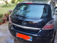 Usata Opel Astra 101 CV (74 kW) 2008 Nero Berlina