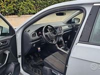 Käytetty VW T-Roc 116 HP (85 kW) 2021 Harmaa Katumaasturi