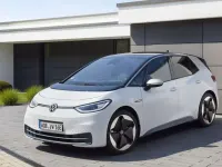 Usata VW ID.3 Pure 69 kW (95 CV) 2024 Argento Utilitaria