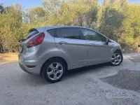 Usata Ford Fiesta 53 CV (38 kW) 2010 Grigio Berlina