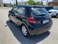Usata Peugeot 208 Active 82 CV (60 kW) 2016 Nero Utilitaria