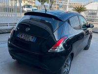 Usata Lancia Ypsilon Silver 69 CV (50 kW) 2016 Nero Utilitaria
