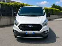 Usata Ford Courier Active 185 CV (136 kW) 2021 Argento Monovolume