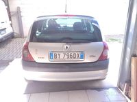 Usata Renault Clio II 65 CV (47 kW) 2001 Grigio Berlina