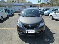 Usata Lancia Ypsilon Gold 69 CV (50 kW) 2017 Grigio scuro metallizzato Utilitaria