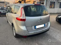 Usata Renault Scenic E-Tech Luxe 130 CV (95 kW) 2011 Grigio Monovolume