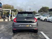 Usado Renault Twingo Intens 60 kW (82 CV) 2021 Gris Utilitario