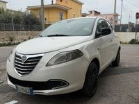 Usata Lancia Ypsilon 69 CV (50 kW) 2013 Bianco Utilitaria