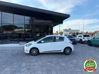 Usata Toyota Yaris Hybrid 73 CV (53 kW) 2020 Bianco Berlina
