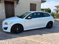 Usata Volvo C30 R-Design 109 CV (80 kW) 2010 Bianco Utilitaria
