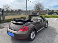 Usata VW Beetle 105 CV (77 kW) 2015 Marrone Utilitaria