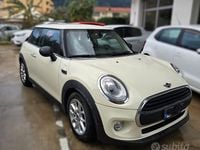 Usata Mini ONE 102 CV (75 kW) 2016 Beige Utilitaria