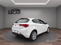 Usata Alfa Romeo Giulietta Super 120 CV (88 kW) 2018 Bianco Utilitaria