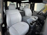 Usado Land Rover Defender 122 HP (89 kW) 2000 Verde Carrinha