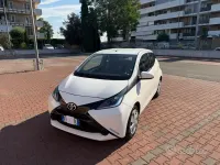 Usata Toyota Aygo 69 CV (50 kW) 2016 Bianco Utilitaria