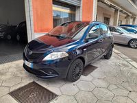 Usata Lancia Ypsilon 69 CV (50 kW) 2018 Blu Utilitaria
