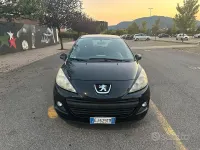 Usata Peugeot 207 Active 73 CV (53 kW) 2011 Nero Utilitaria