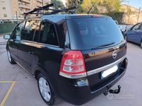 Usata Opel Zafira 125 CV (91 kW) 2012 Nero Monovolume