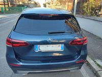 Usata Mercedes B200 150 CV (110 kW) 2019 Blu/azzurro Utilitaria