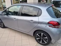 Usata Peugeot 208 Active 83 CV (61 kW) 2019 Grigio Utilitaria