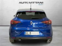 Używany Renault Clio V Evolution 101 KM (74 kW) 2022 Niebieski Sedan/Limuzyna