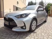 Usata Toyota Yaris Active 72 CV (52 kW) 2023 Grigio Utilitaria