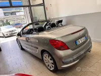 Usata Peugeot 207 CC 109 CV (80 kW) 2007 Grigio Cabrio