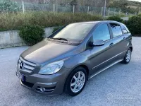 Usata Mercedes B180 Executive 109 CV (80 kW) 2011 Antracite metallizzato Utilitaria