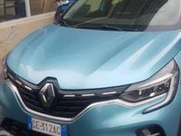 Usata Renault Captur Business 160 CV (117 kW) 2021 Blu/azzurro SUV