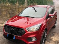Usata Ford Kuga 120 CV (88 kW) 2018 Rosso SUV