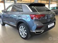 Usata VW T-Roc 150 CV (110 kW) 2018 Grigio SUV