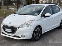 Usata Peugeot 208 Active 81 CV (59 kW) 2014 Bianco Utilitaria