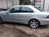 Usata Mercedes C220 149 CV (109 kW) 2007 Grigio Berlina
