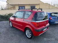 Usata Peugeot 1007 73 CV (53 kW) 2009 Rosso Monovolume