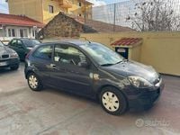 Usata Ford Fiesta 68 CV (50 kW) 2007 Grigio scuro Utilitaria