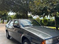 Usata Alfa Romeo 75 110 CV (80 kW) 1989 Grigio Berlina