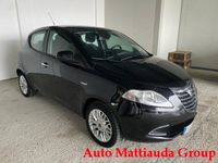 usata Lancia Ypsilon 1.2 69 CV 5 porte Silver NEOPATENTATI