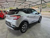 Usata Renault Captur Techno 91 CV (66 kW) 2024 Argento SUV