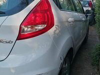 Usata Ford Fiesta Titanium 60 CV (44 kW) 2012 Bianco Utilitaria