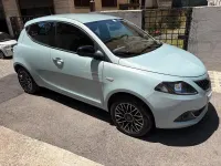 Usata Lancia Ypsilon Gold 69 CV (50 kW) 2024 Blu Utilitaria