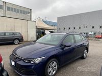 Usata VW Golf VIII Life 116 CV (85 kW) 2021 Blu Station wagon