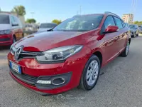 Usata Renault Mégane III LIMITED 95 CV (69 kW) 2014 Viola Berlina