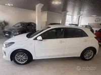 Usata Kia Rio 82 CV (60 kW) 2020 Bianco Berlina