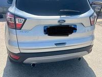 Usata Ford Kuga 120 CV (88 kW) 2018 Grigio SUV