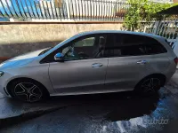 Usata Mercedes B180 AMG Line Premium Plus 116 CV (85 kW) 2023 Grigio Utilitaria