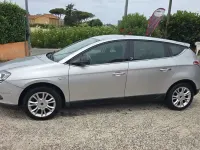 Usata Lancia Delta 165 CV (121 kW) 2010 Argento Utilitaria