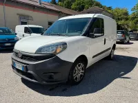 Usado Fiat Doblò Easy 95 HP (69 kW) 2021 Branco Monovolume
