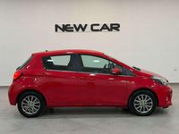 Usata Toyota Yaris Lounge 69 CV (50 kW) 2016 Rosso Utilitaria